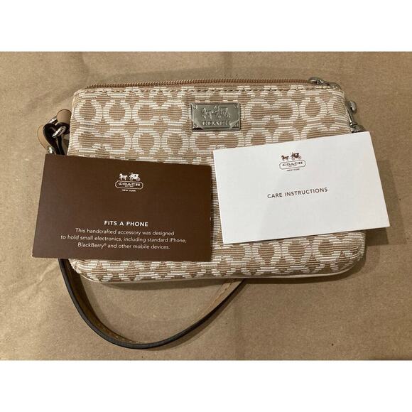 COACH SMALL TAN, IVORY SIGNATURE PRINT CANVAS WRISTLET - Picture 7 of 7